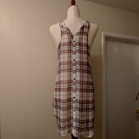 DECREE: V Neck Plaid Button Hi-low Chiffon Top | Size M - Picture 14 of 16